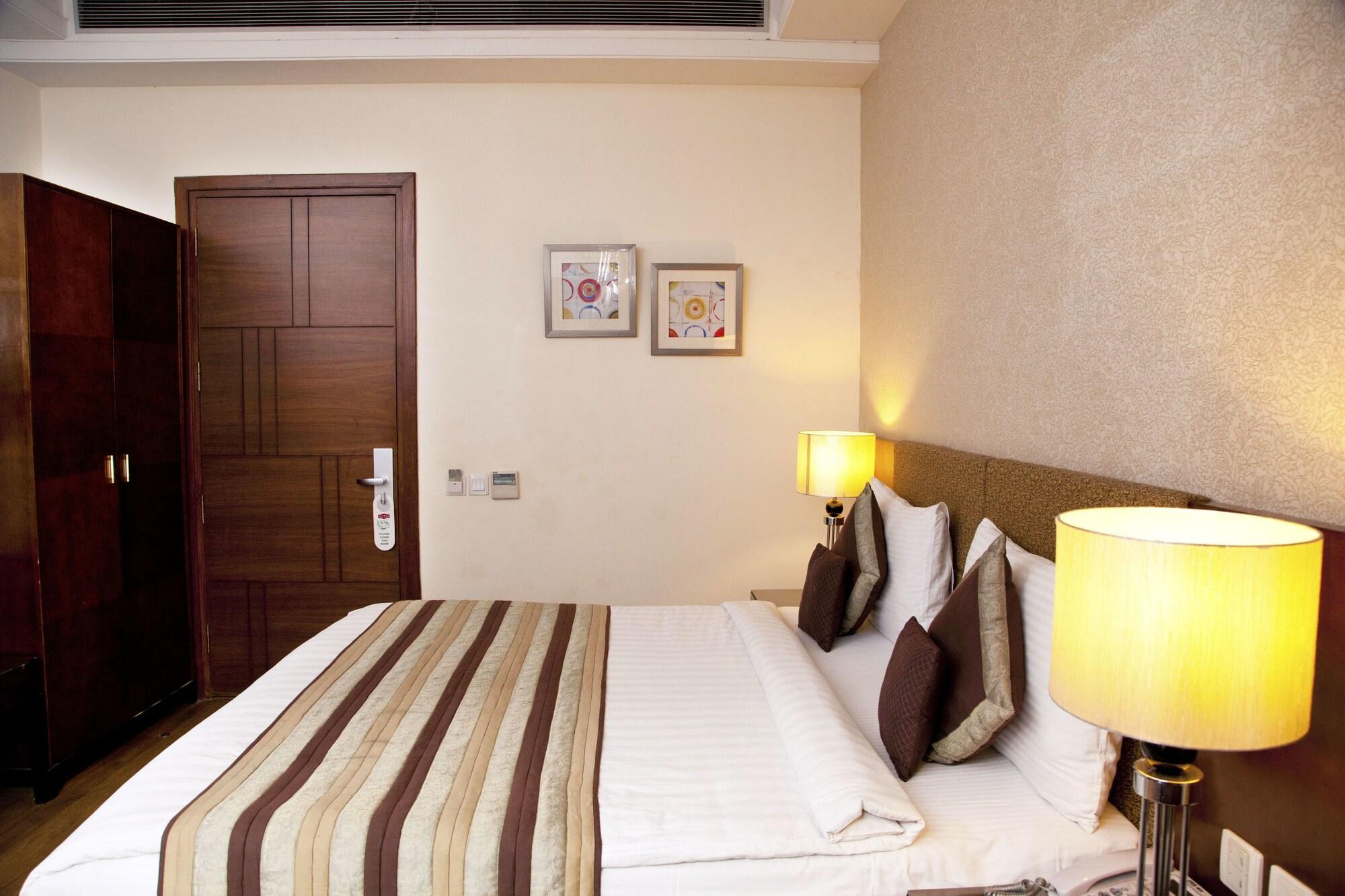 Alpina Hotels & Suites New Delhi Eksteriør bilde