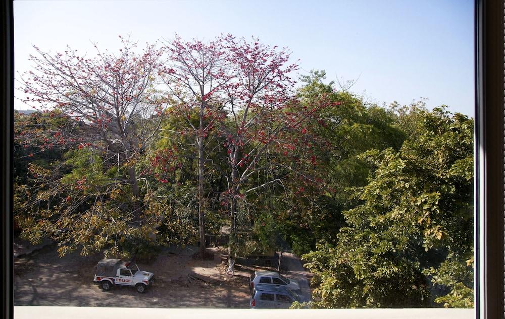 Alpina Hotels & Suites New Delhi Eksteriør bilde