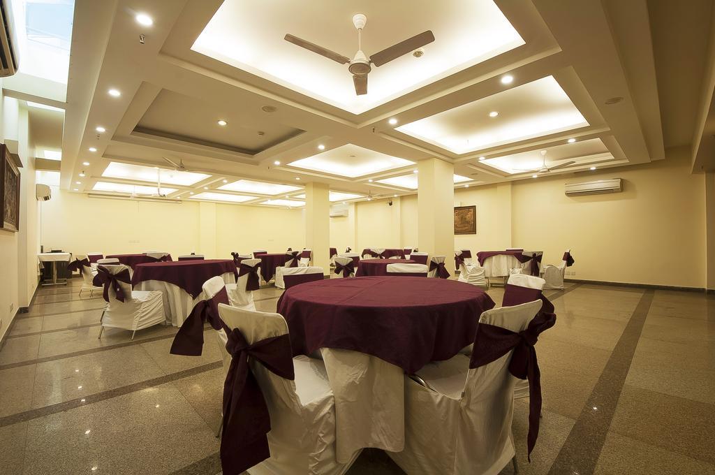 Alpina Hotels & Suites New Delhi Eksteriør bilde