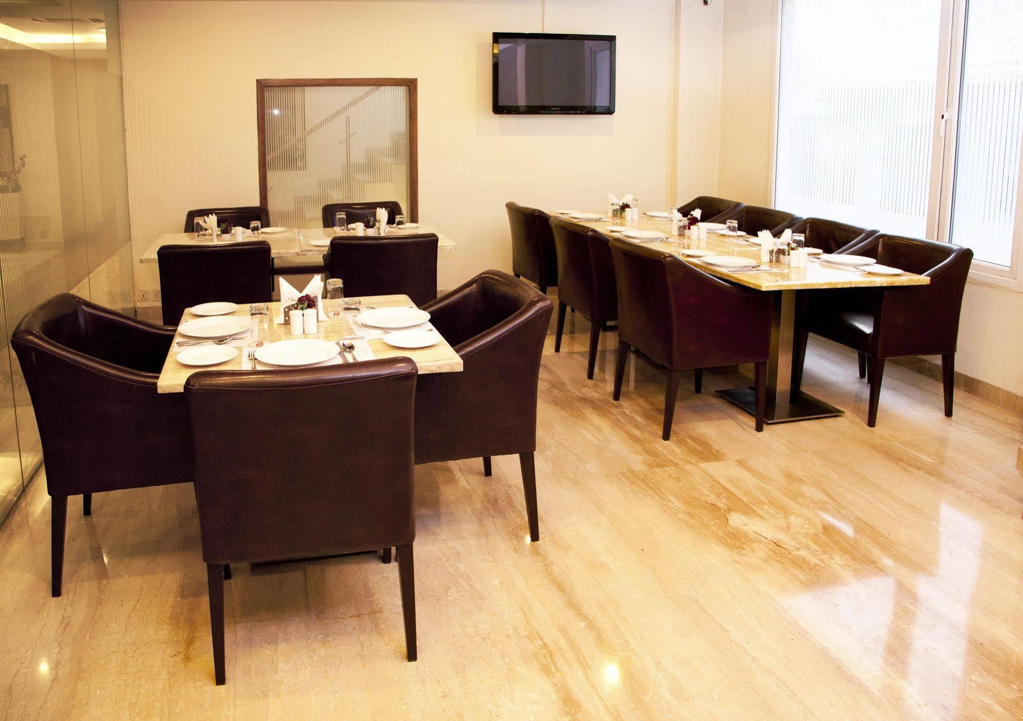 Alpina Hotels & Suites New Delhi Eksteriør bilde