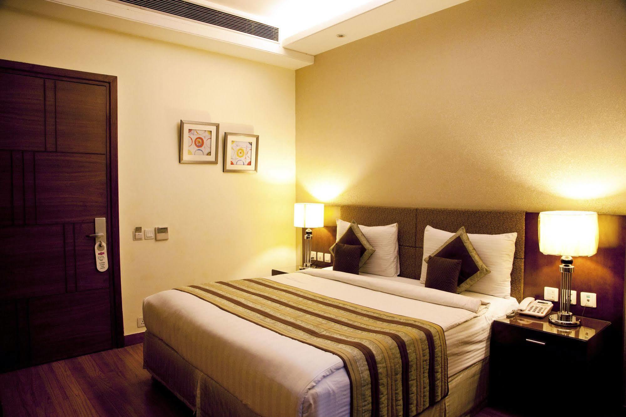 Alpina Hotels & Suites New Delhi Eksteriør bilde